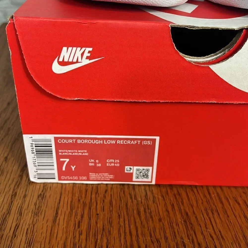 NEW Nike Unisex White Borough Low 2 Casual Sneaker - Big Kid 7Y | fits Women 8.5